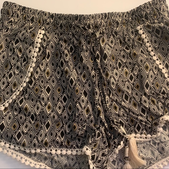 Patterned shorts - Picture 1 of 2